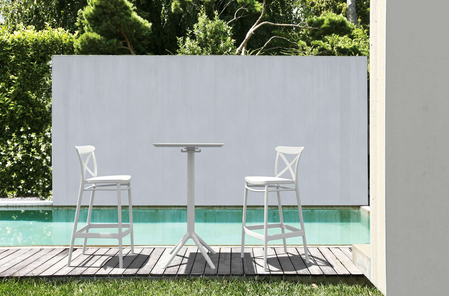 Siesta Sky Bar Table 3 Piece Set with Cross 75 Bar Stools - Image 4