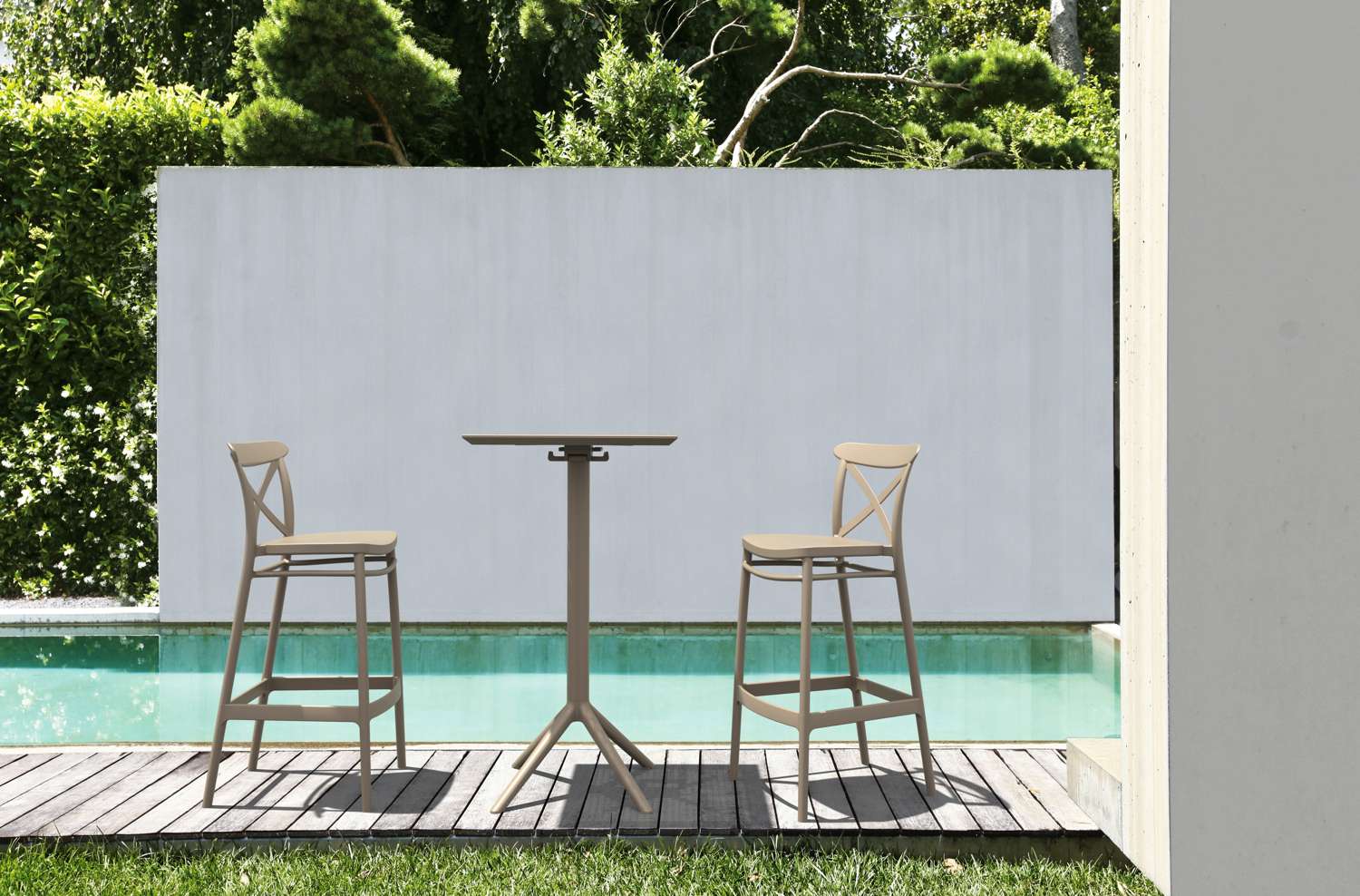 Siesta Sky Bar Table 3 Piece Set with Cross 75 Bar Stools - Image 3